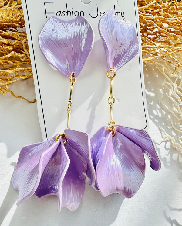 PETALS Danglers lilac