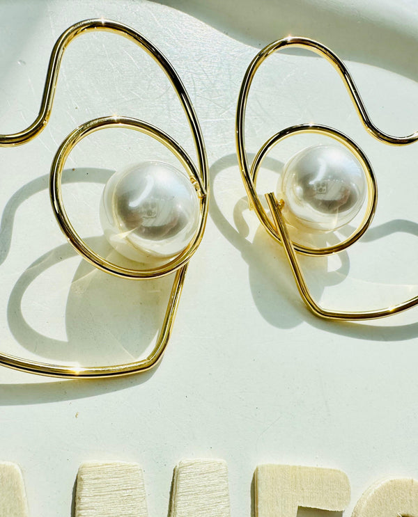 Jumbo Heart studs with Pearl