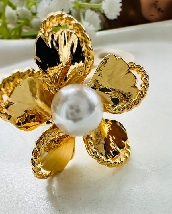 Solid irregular petal Korean pearl justable ring