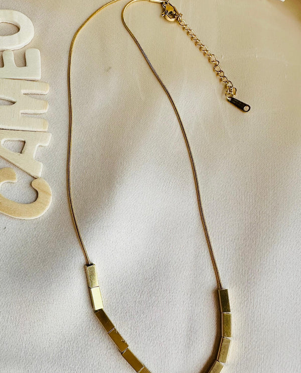 Gold bar necklace