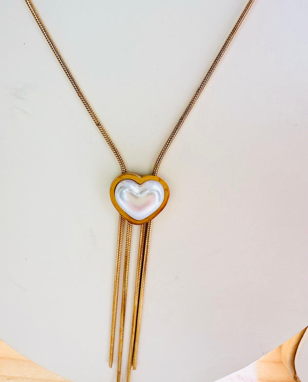 Queen of Heart MOP Necklace 01