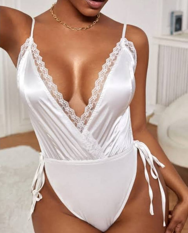 Plugging neck lecy bodysuit